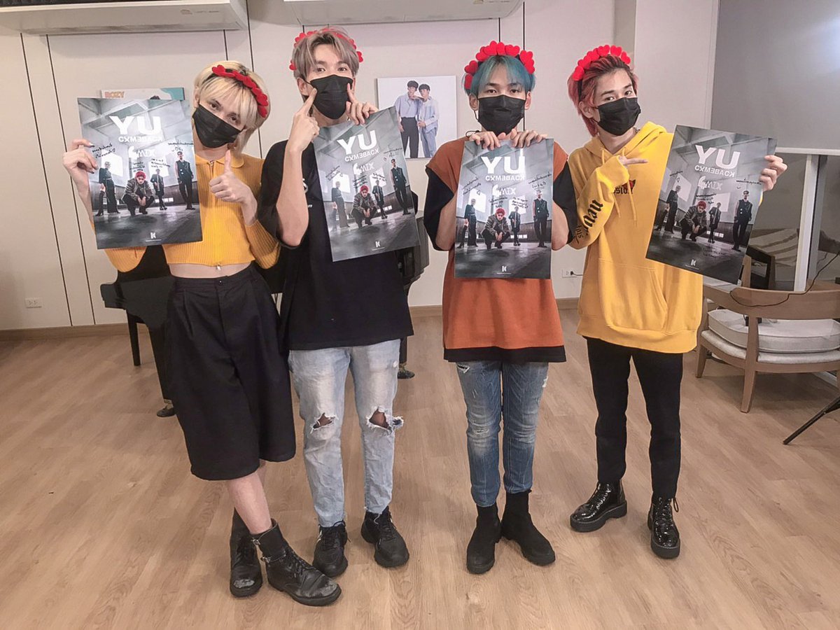 KsgangO's tweet photo. 🖤🖤🖤🖤

[LIVE] SUPER FAN Y U COMEBACK - 4MIX
https://t.co/SGiT1MmnE2

#4MIXYUSuperFan #4MIX #YUCOMEBACK 
#KSGANG #TPOP #LGBTQband https://t.co/JoMYVWP0bZ