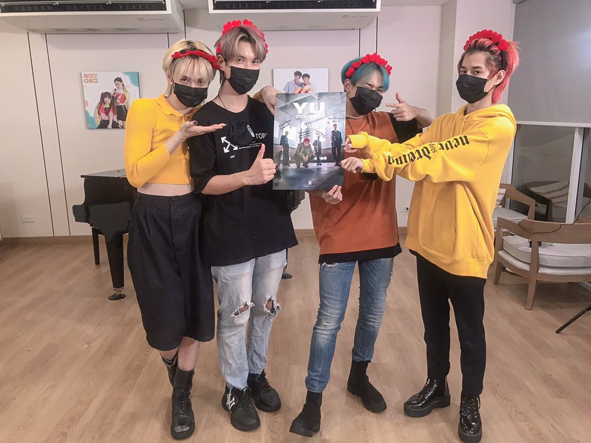 KsgangO's tweet photo. 🖤🖤🖤🖤

[LIVE] SUPER FAN Y U COMEBACK - 4MIX
https://t.co/SGiT1MmnE2

#4MIXYUSuperFan #4MIX #YUCOMEBACK 
#KSGANG #TPOP #LGBTQband https://t.co/JoMYVWP0bZ
