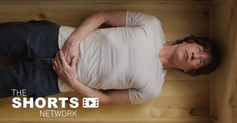 A man who crashes funerals for a hobby, picks the wrong house and goes to far. #shortfilm PINEBOX Directed by: D. R. Tibbits WATCH NOW > YouTube.com/TheShortsNetwo…