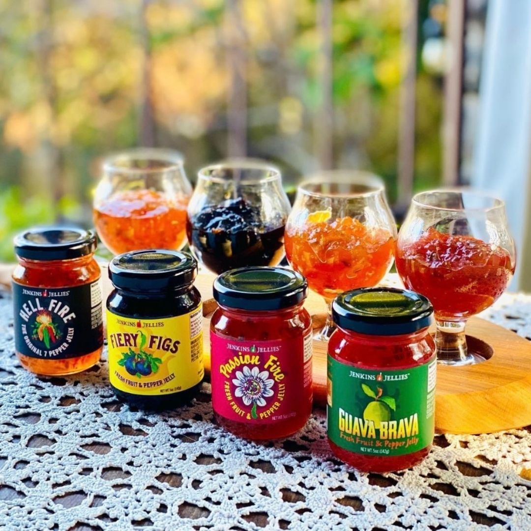 JENKINSJELLIES's tweet photo. Jenkins Jellies: Jenkins Jellies https://t.co/IbJ8LV18BL via @Amazon 
Our perk-up-anything sweet heat, now in take-it-anywhere petites, available on PRIME! https://t.co/YKms0ta57H
