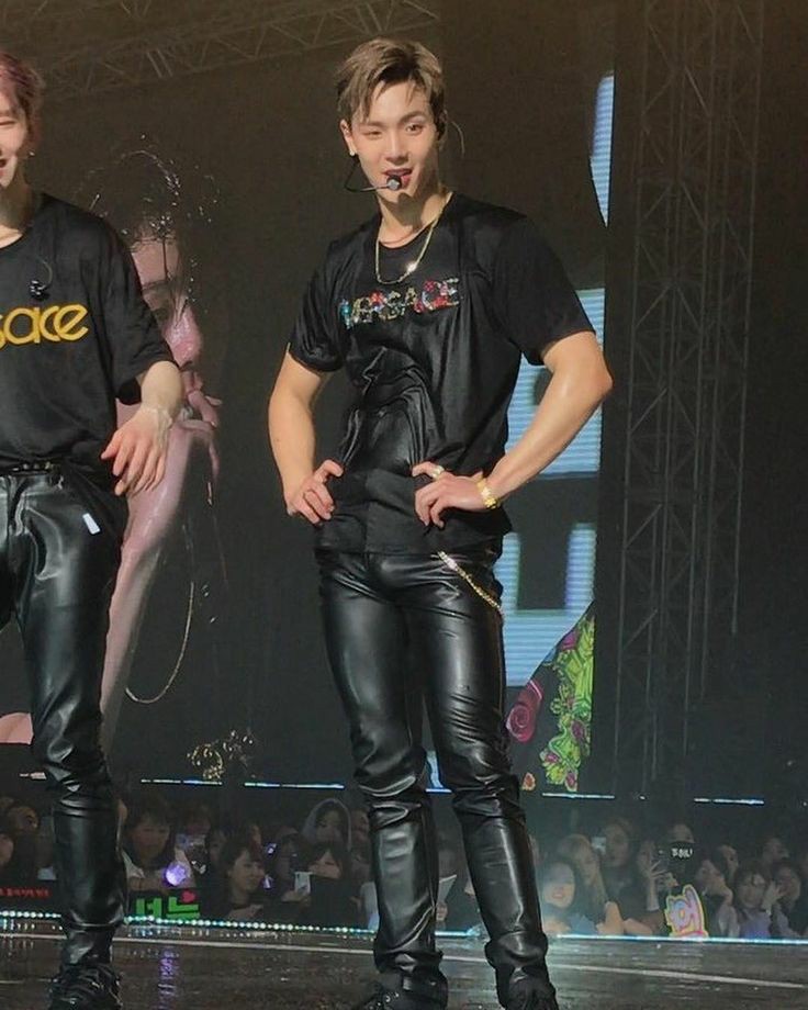 hourly shownu tweet media