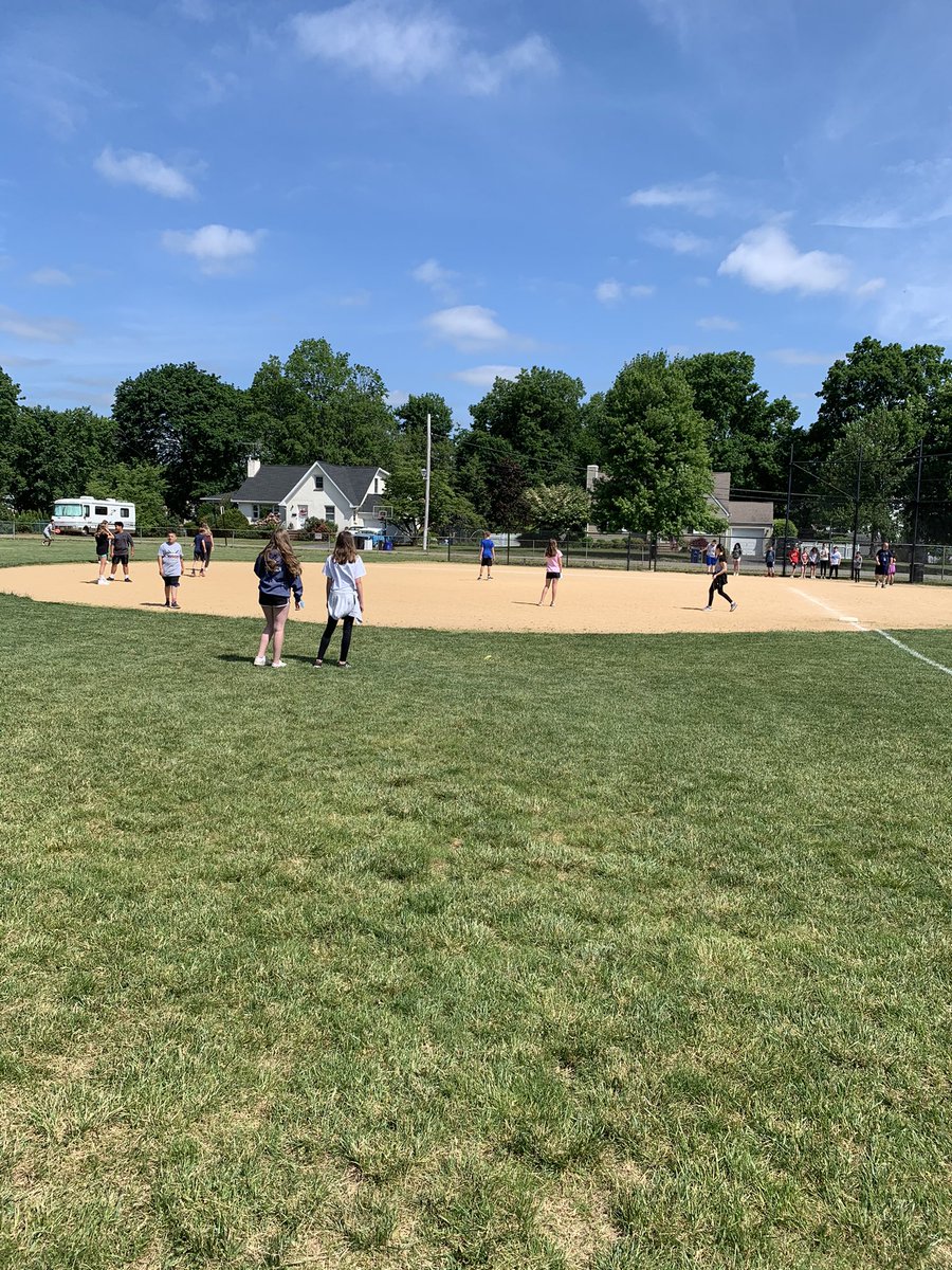 JSeborowskiJr's tweet image. Grade 6 field day at PV is underway! @EmilyRingen @PVPantherPride #peqpantherpride