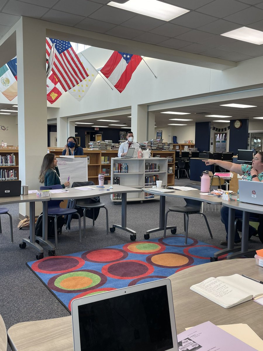 CorreaYvonne's tweet photo. Campus Coalition Work Day... reflecting on the year and making plans for next year. 😊💙
#neffconnected #BetterTogether #TexansReunited https://t.co/dRNK2wZ7YE