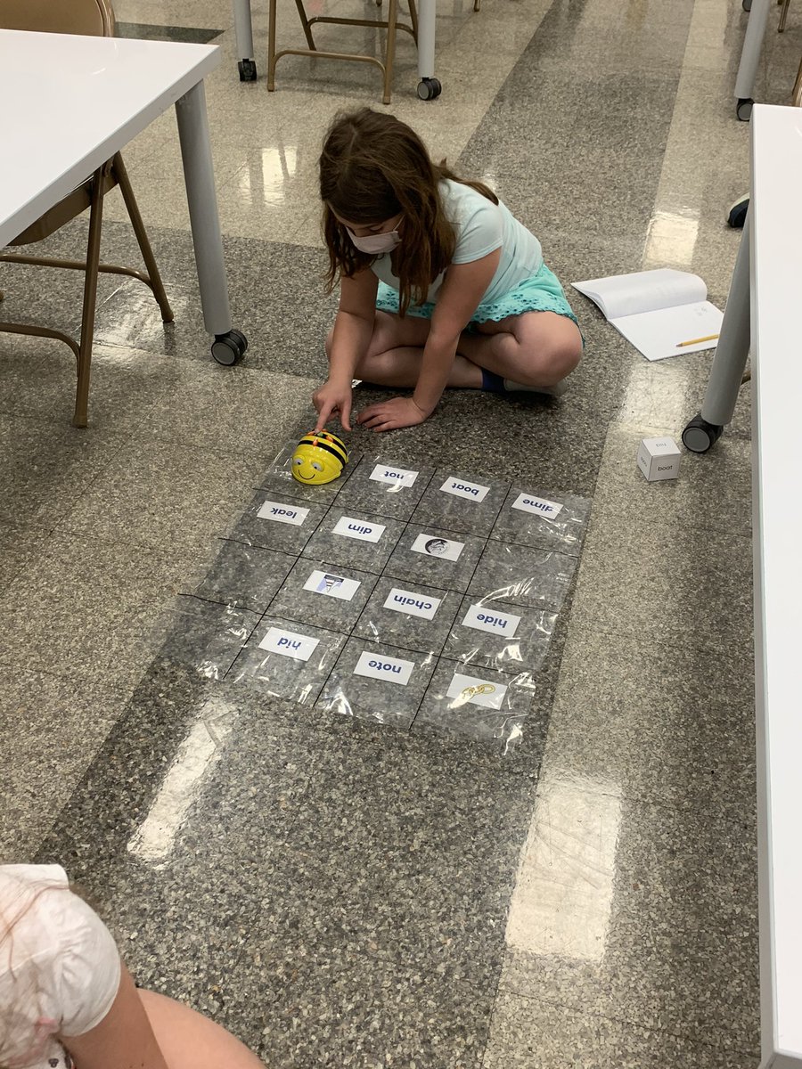 Thearclark's tweet photo. First grade practicing vowel sounds &amp; programming. We love how we can use Bee-bots with all content! #CSforAll #littleprogrammers #fcpsitc @fcpsk12 https://t.co/dk21M2KljQ