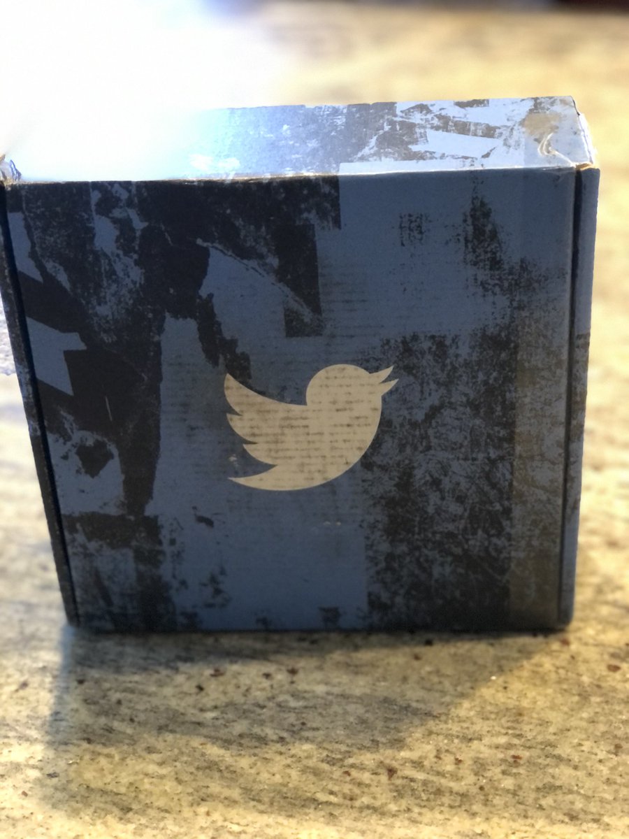 BobbieC's tweet photo. OMG...@TwitterMktg sent ME a box!!!! #tweetbeat - 14 years of @twitter and my first present from my favorite #socialmedia https://t.co/pu2wOwGCXG