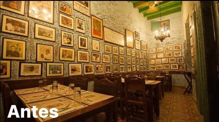 MagJorgeCastro's tweet photo. Circulan imágenes en las redes sobre una intervención realizada en la Bodeguita del Medio donde han borrado todas las firmas que habían en sus paredes... supongo que este procedimiento esté más que justificado porque de lo contrario se han cargado un patrimonio😑 https://t.co/YwWclEyX0H