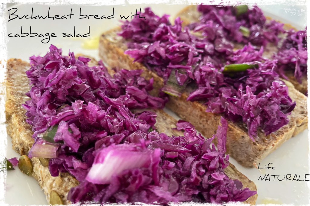 LifeNaturale's tweet photo. #Foodie #salad #bread #homemade #vegan @vegsoc 

Have you tried buckwheat bread!? Or the cabbage salad!? https://t.co/dlOsHvqUiL