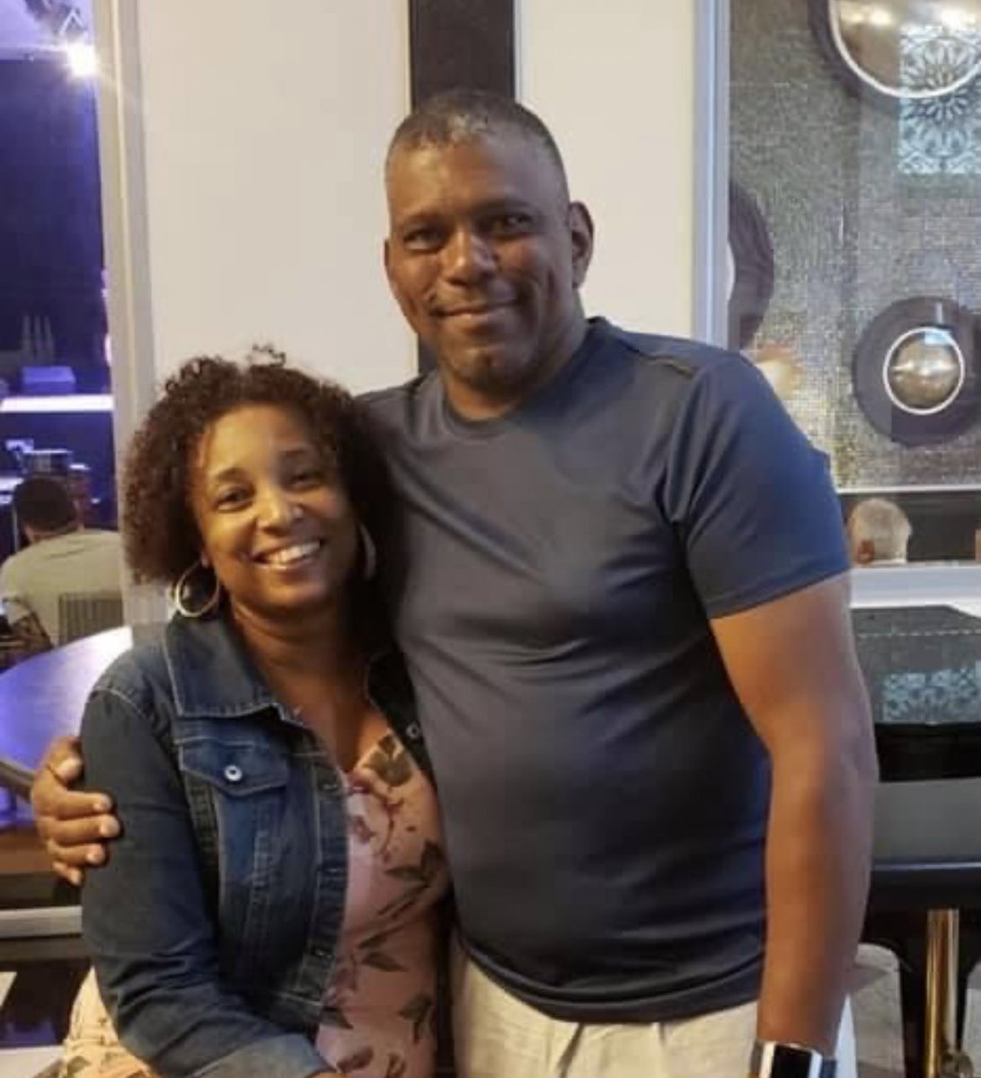 _KillerBeauty_'s tweet photo. My parents have been married for 35 Years today! 💘 Been holding each other down since high school & you can still catch them at the function turnt up together 🤣❤️#RealRelationshipGoals https://t.co/wk2XS6gcy2