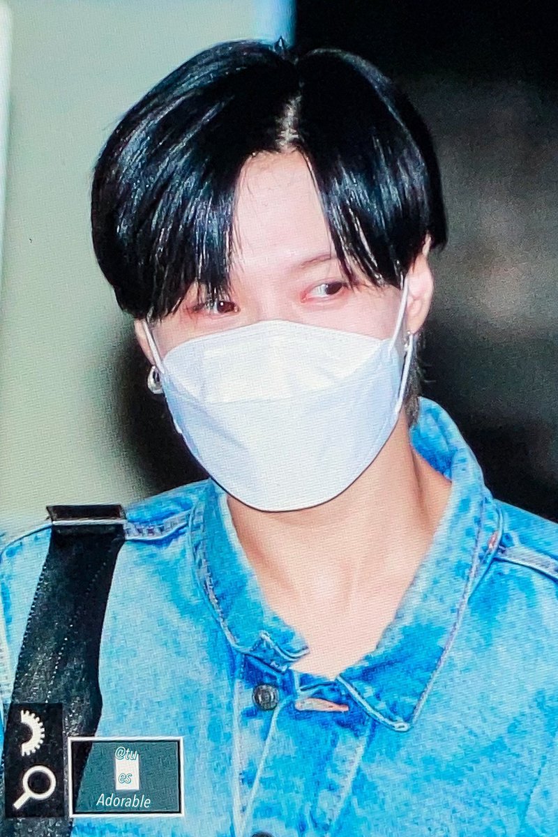 Tuesadorable's tweet photo. 20210525
샤이니 13주년 팬파티 퇴근 프리뷰
 
#샤이니 #SHINee
#태민  #TAEMIN 
#Debut_Anniversary🎉
#SHINeeDay💎 https://t.co/esBjb5jKgN