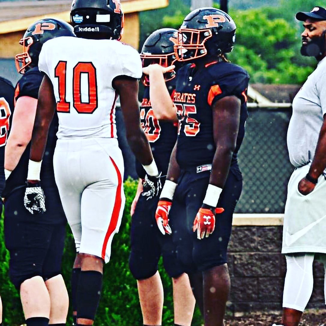 Gio_Davis tweet media