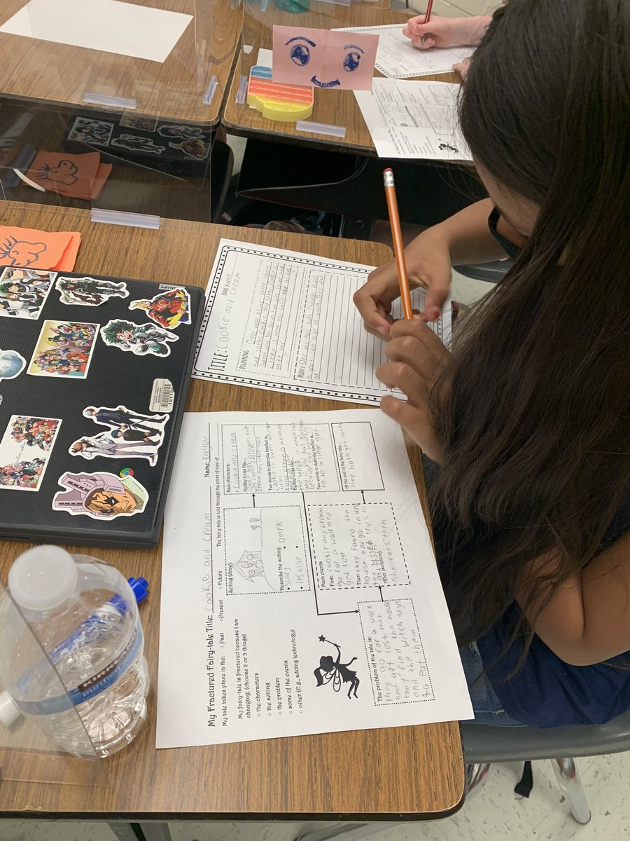 MsDonegan1's tweet photo. My future animators working hard during career week making their fractured fairy tales come to life! 🧜🏽 👸🏽🧚🏼‍♀️🧙🏿‍♂️🦄 #careerweek #toontastic3d @BallsBluffLCPS https://t.co/82jnwG1pWy