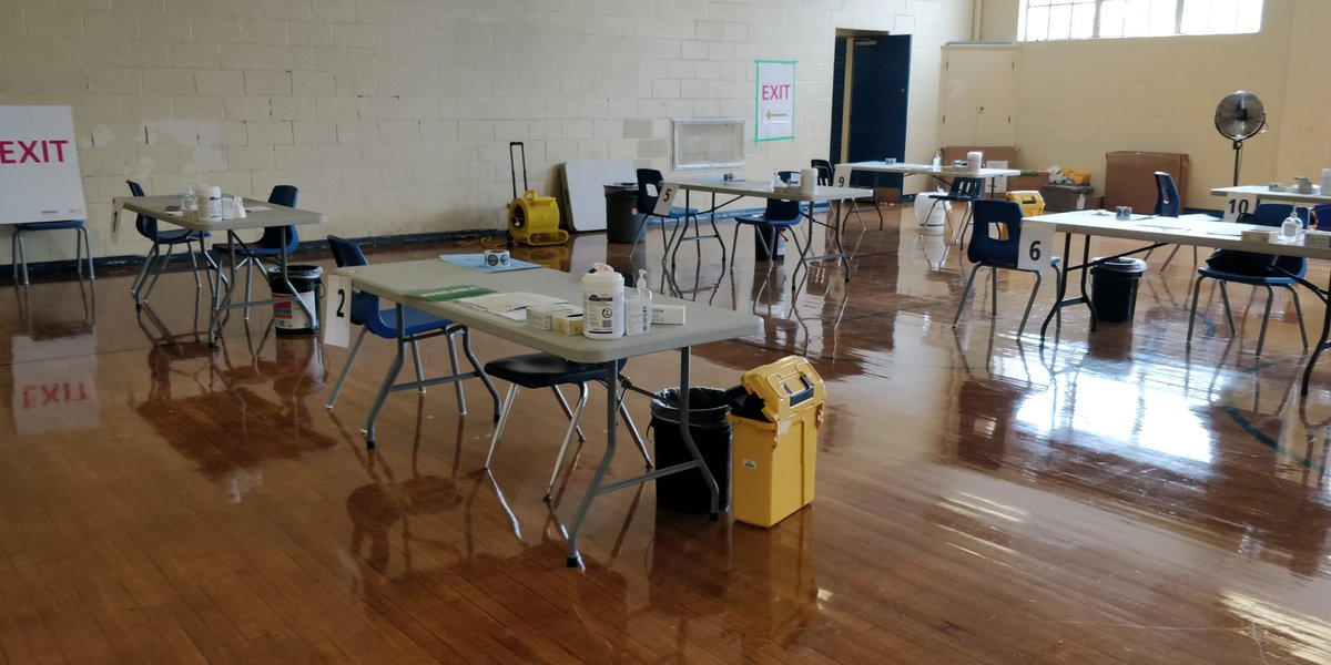 For <a href="/HudsonCollege/">Hudson College</a> students, vaccine clinic today at Oakwood Collegiate for students 12+, with <a href="/WCHospital/">Women's College Hospital</a> and <a href="/UnisonHCS/">Unison Health & Community Services</a>. Details: womenscollegehospital.ca/covid19/mobile…
