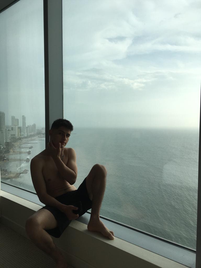 jonmobe_'s tweet photo. 🌥️ https://t.co/7JNxKylsuq