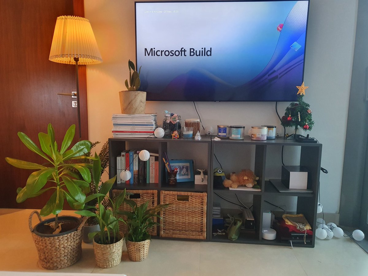 aycabs's tweet image. Let&apos;s get started! #MSBuild2021 
🤓🚀  mybuild.microsoft.com/home