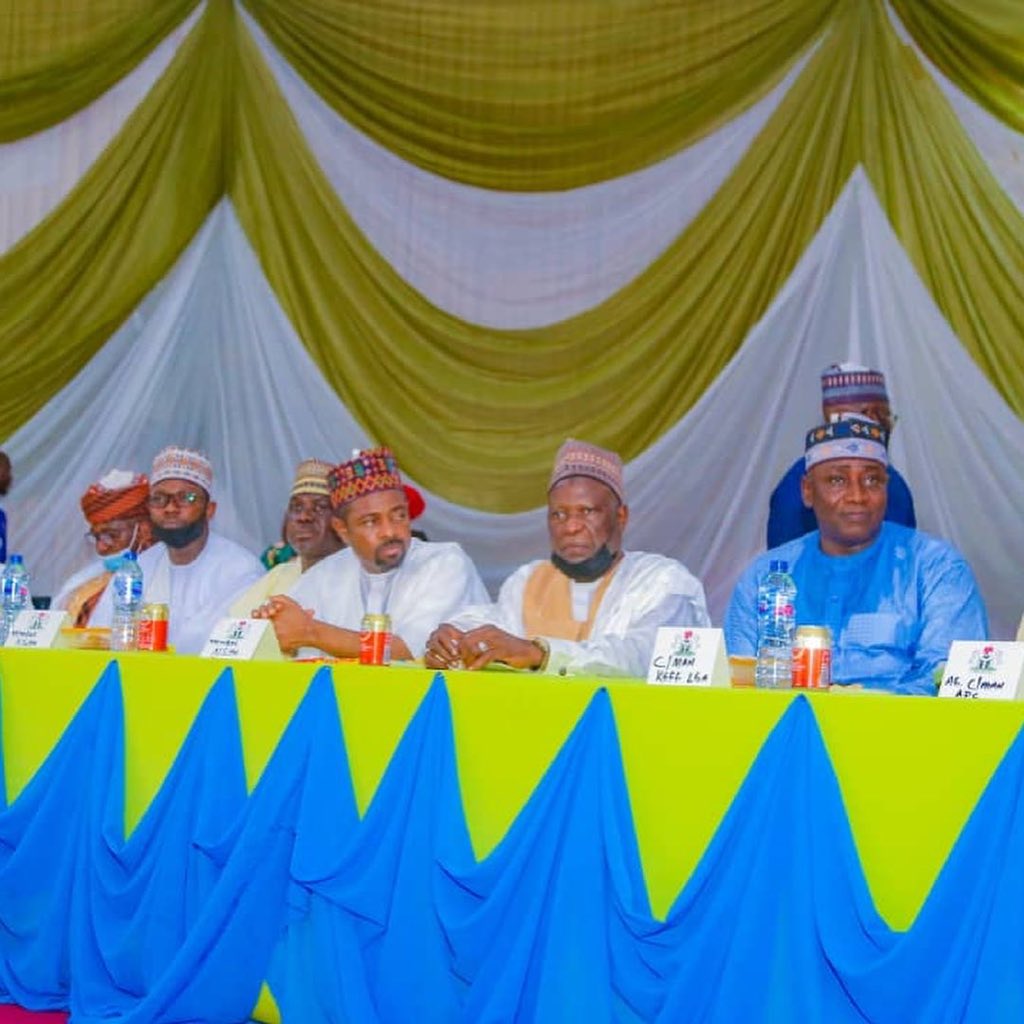 ASKLazoski's tweet photo. Furthermore, he also hosted a town hall meeting with stakeholders from Keffi LGA who showed their massive support and endorsed his candidacy come 2023. #ASK #GodsOwnProject #LetsGetTheJobDone #GettingTheJobDone #NSHA #KeffiEast #DagASKene #APC #ExceedingAllExpectations https://t.co/T1kythaPVR