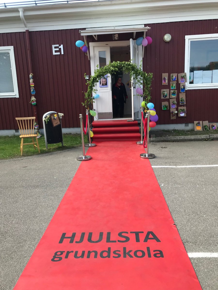 Today was the opening of the #AstridLindgrenMemorialAward exhibition at Hjulsta Elementary in Stockholm. Students from the ages of six to thirteen have created texts and drawings inspired by the laureates. Are there similar projects at your school? #världensalma