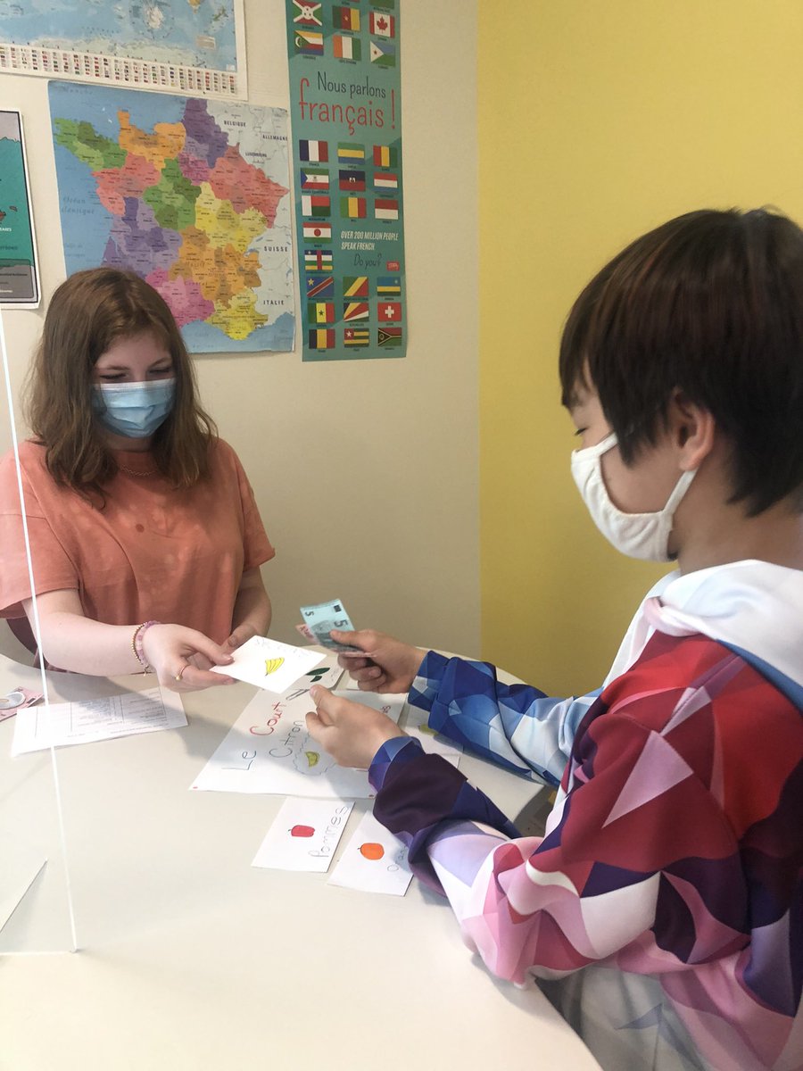 Seventh grade students in Ms. Rapaport’s French class at Northwood practiced their skills by creating their own stores and acting as both sellers and clients using “euros!” Thank you, @MsRapaport for sharing. #112leads