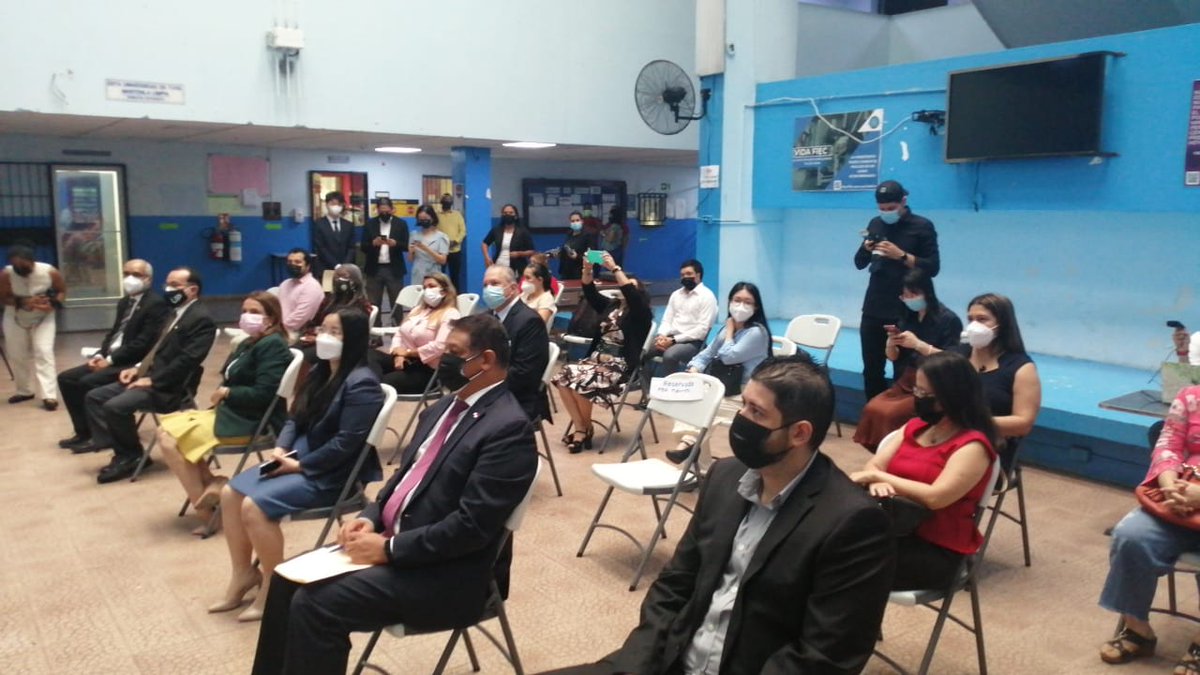 UNIVERSIDAD_PMA's tweet photo. Lanzamiento de la primera  académica de tecnología HUAWEI. https://t.co/0bOKno9v1v