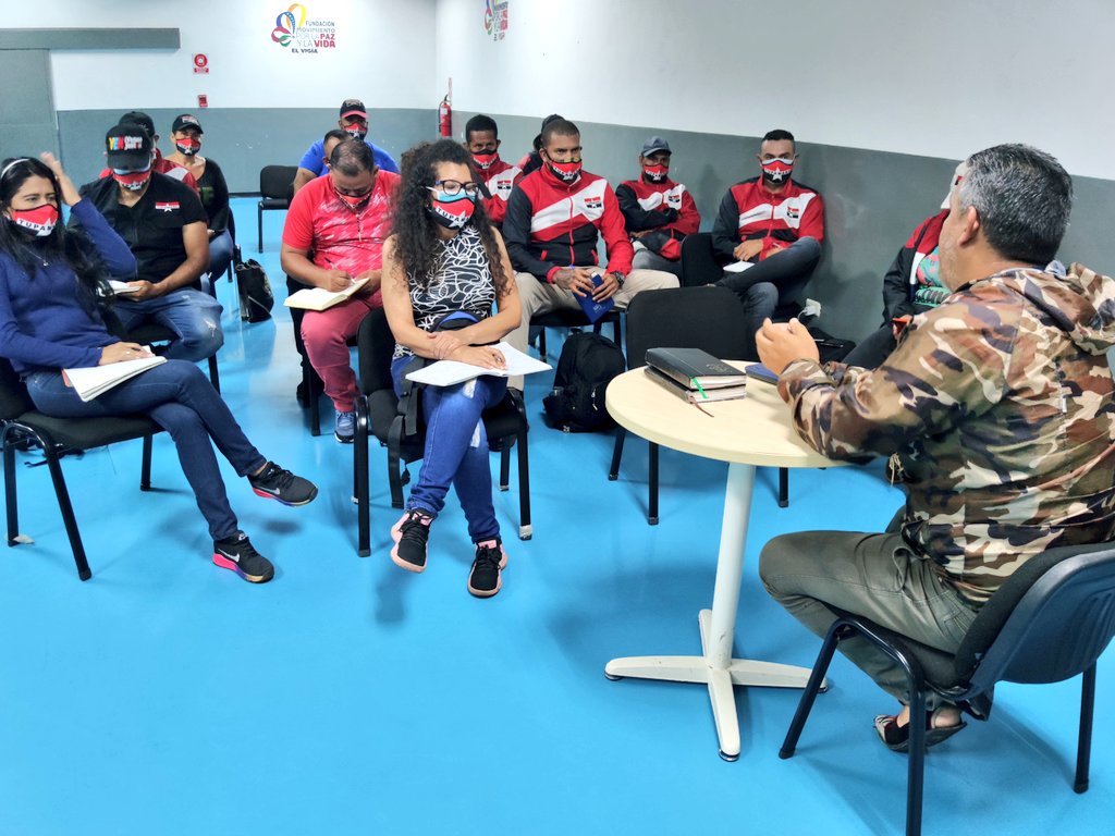 #AlMomento inicia reunión de Dirección Regional ampliada con el Secretario de Organización Nacional <a href="/Tupa_Esteban/">Esteban Fernández</a> en miras a afinar el trabajo de nuestra militancia en el marco de nuestras líneas estratégicas. 

#LaEraRebelde