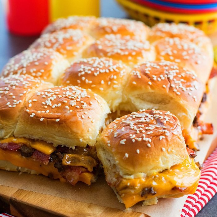 lafiestamarkets's tweet photo. These Bacon Cheeseburger Hawaiian Sweet Roll Sliders are loaded with all the best ingredients and pack a ton of flavor into each bite. > https://t.co/J2EU9lPQcf https://t.co/j5HIkZNeTM