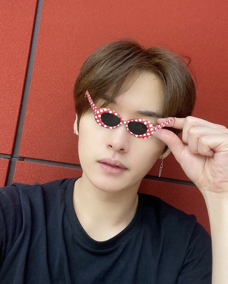 lLLHVHLIO's tweet photo. 은혁 닮앗다 https://t.co/B4CqqQhpRb