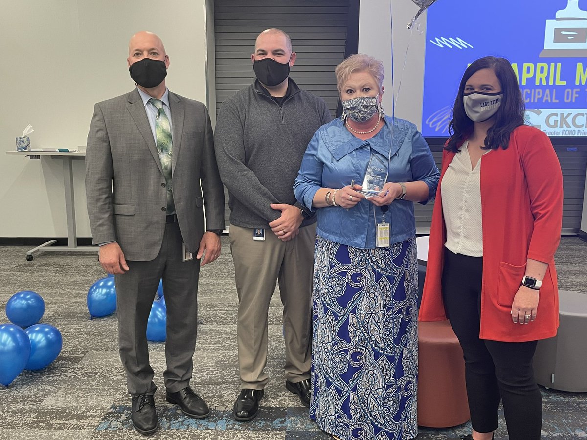 LIBERTYSCHOOLS's tweet image. Twice the fun this morning as Dr. April Adams was named High School Principal of the Year, and Mr. Scott Carr was named the Middle School Principal of the Year by the Greater Kansas City, MO Principals Association!  @LHSJAYS @heritagescoop @AAdamsEML @scarr9808 #ShareTheGoodLPS