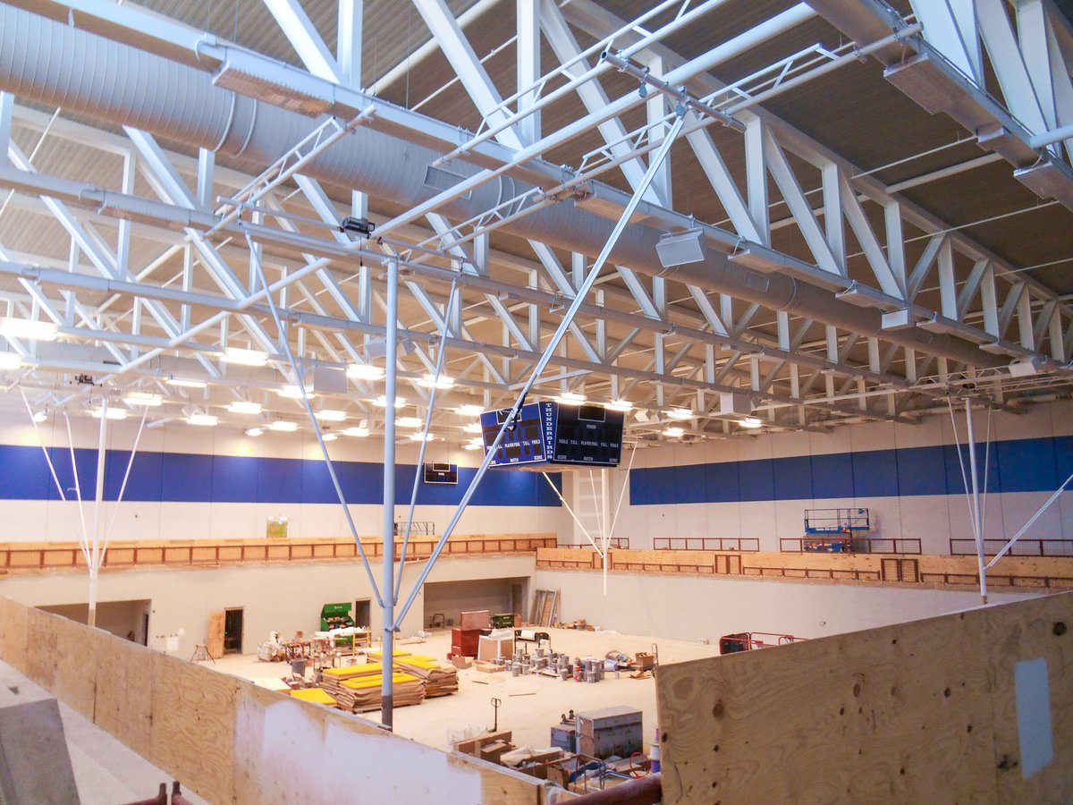 Simpson_const's tweet photo. #TransformationTuesday highlight of the CHS competition gym!

@circleusd375's new high school was completed by our Simpson Construction team and @DefyGravityKS in 2016. Project highlights include this stunning gymnasium, a fitness center &amp; weight room, and 3 education wings. https://t.co/8f9RM8N9OK