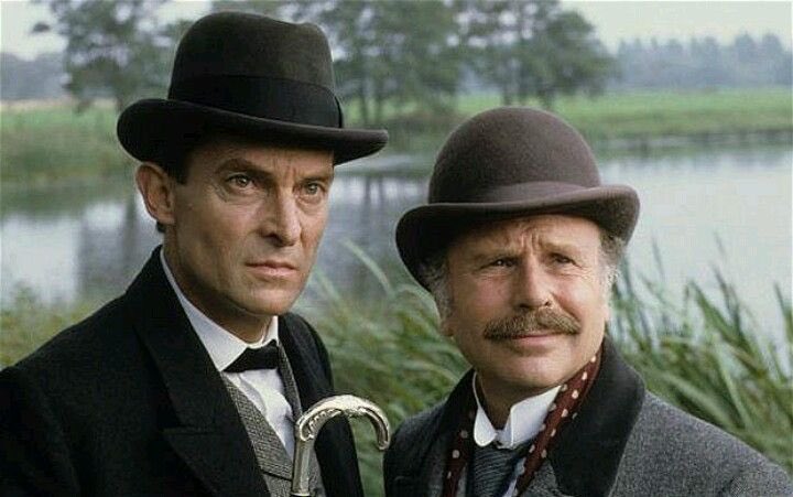 ListeningToFilm's tweet photo. Day 20 of #StuffILove
SHERLOCK HOLMES. I love the original stories. I LOVE how Brett inhabited Holmes so perfectly. I love the modern takes on Holmes, when they aren’t forgetting what made Holmes/Watson so good. (I also love the Nicholas Rowe version, lost to Twitter length) https://t.co/jzTBGxWyEZ
