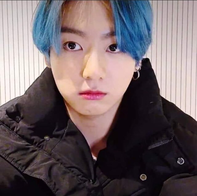 Làm ơn bảo vệ JungKook 😢
Mọi người hãy cùng lên twitter trend:
확신의 센터 정국
정국이는 우리의 자부심
CENTER JUNGKOOK SUPREMACY
JUNGKOOK OUR PRIDE 

P/s: đổi địa điểm sang Hàn Quốc để trend nhé mn! 

Jungkook à. Đợi tớ nhé
@97cucaro