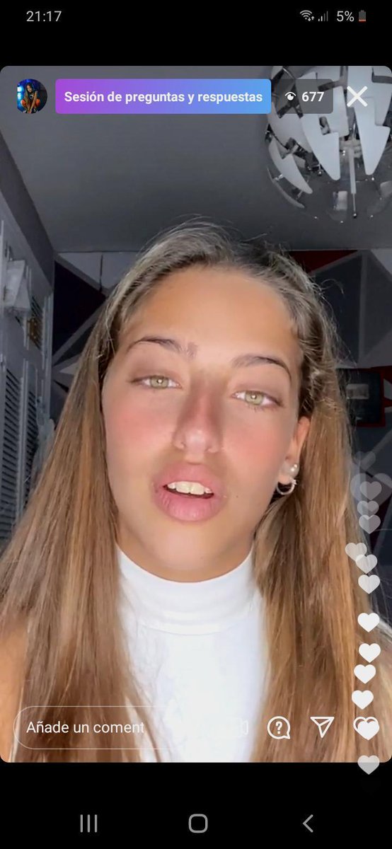 AriannersB's tweet photo. @ariannCmusic, eres súper guapa, aunque la captura salga fea https://t.co/gQyxLaJyW5