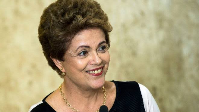A ex-presidente da República <a href="/dilmabr/">Dilma Rousseff</a> Rousseff (PT) teve um mal-estar na noite desta segunda-feira (24), e se dirigiu ao Hospital Moinho de Ventos, em Porto Alegre para realizar alguns exames. De acordo com a assessoria de Dilma, ela...instagram.com/p/CPTO-2nryb3/… (📸: Agência Brasil)