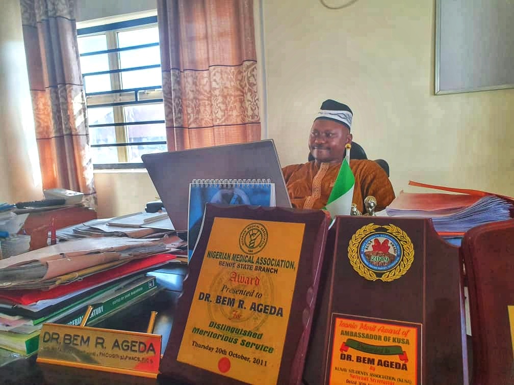 Our Benue team, led by the Project Director, Dr. Idris Saliu, paid a courtesy visit to the Executive Secretary, PHCB Benue State - Dr. Bem Ageda. Our Project Director thanked him for their cooperation and requested their continued support.