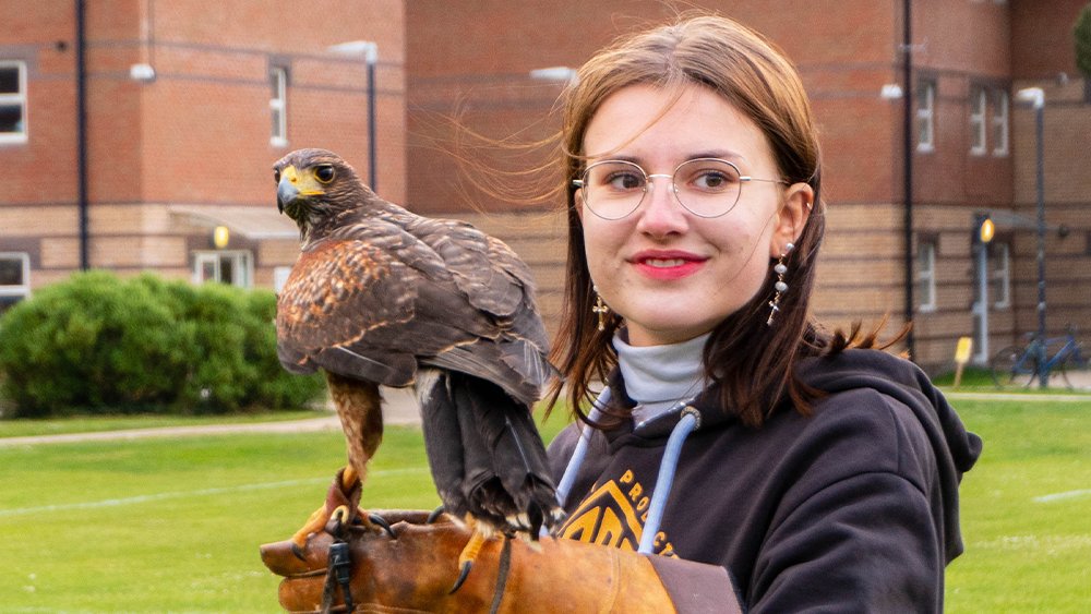 Chi_College_Int's tweet photo. On the 11th of May, our Woodlands' students had taken part in an Owl and Raptor bird workshop with professionally trained bird experts from UK Owl and Raptor Displays. They took turns in holding the birds and taking part in various exciting bird flying activities. 🦉 https://t.co/il8vNOxH7V