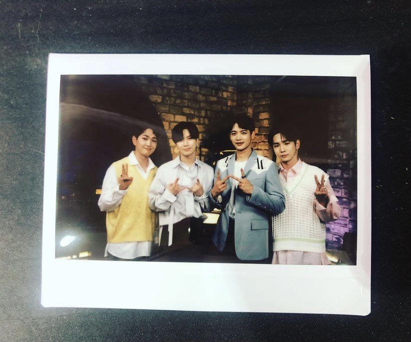 myulchos's tweet photo. ミノ インスタ訳：
2021.05.25 our  moment. 愛するジンギヒョン ジョンヒョニヒョン キボミ テミニ そしてSHINee  world.....たくさんのことを共にしたし一緒に成し遂げたし一緒にいられることに感謝してる ありがとう
今日の僕たちみたいにずっと一緒にいよう https://t.co/A1jQdBzJ8a