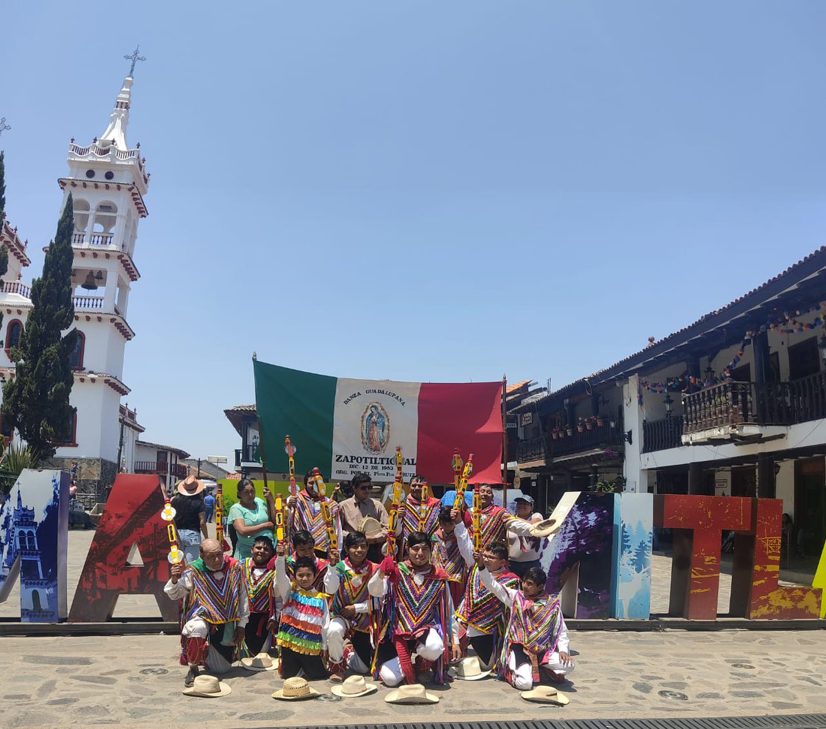 SierraTour's tweet photo. ⭐️Bienvenido Junio!!⭐️
✅Incluye: 2 noches, 3 días de hospedaje y nuestra experiencia Sierra del Tigre en safari.
🏡Cabañas   2 huespedes desde $  2,000
#jalisco   #foryoupage  #FYP #foryou  #Mazamitla  #mazamitlatime   #viral  #mazamitlaadventurevip  #destinosdemexico https://t.co/jhViOPjX4W