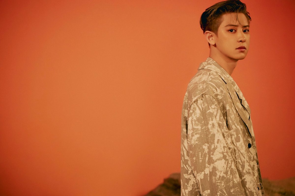 WORLDMUSICAWARD's tweet photo. #EXO's #Chanyeol slays in new gorgeous teasers for the highly anticipated upcoming album #DontFightTheFeeling out June 7 at 6PM KST!📸✨💿💥6️⃣/7️⃣🕕🔥👑💚
EPISODE 01. EMERGENCY LANDING
엑소 Special Album [DON'T FIGHT THE FEELING]
#엑소 #weareoneEXO
#DONT_FIGHT_THE_FEELING
#찬열 https://t.co/kQysvWDOpE