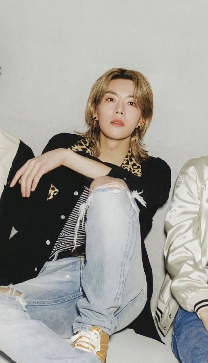 “มุงมาดูพ่อกู” มือสั่น ปรับชัดมาแล้วเกือบตายหายใจแรงมากกกกก บอกได้เลยว่าหล่อมาก หล่อสะเทือนหัวใจฉัน หล่อถล่มทลายแผ่นดินแตกกระจาย หล่อแสนสาหัส หล่อระเบิดระเบ่อ ใช้ชีวิตทุกวันเพื่อตื่นมาดูพ่อท่านยูตะ คุ้มแล้วคุ้มแล้ว