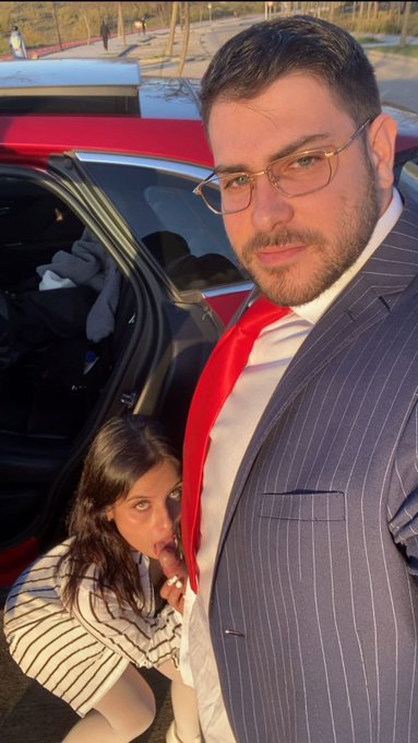 Over 400 photos and 30 vids to see for free on https://t.co/Qstvvy2uiq 💦💦 With EXPLICIT on feed! Run