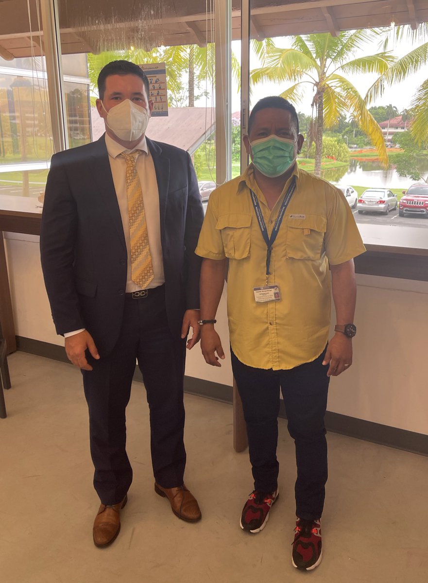 La educación es el mayor arma para erradicar la pobreza.
Me encuentro com el HR. Valentín Abrego del corregimiento de Las Tablas y no de Los Santos si no de Changuinola en Bocas, coincidimos en la firma de convenio para abrir Infoplazas en nuestros Pueblos #BienPorLaEducacion