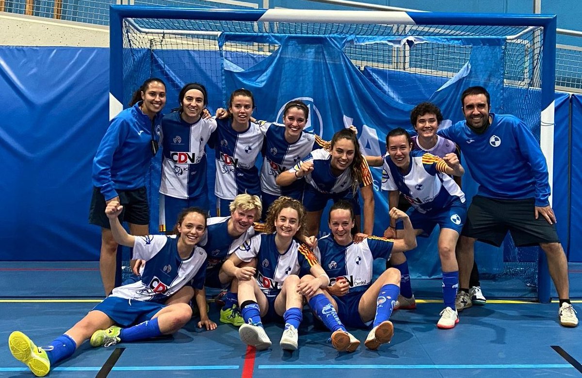 🔊 ÀUDIO #HotelSuís | La temporada perfecta del <a href="/FSSabadellFem/">FS Sabadell Femení</a>, que s'ha proclamat campió de lliga faltant dues jornades:

🗓️ 12 partits
✅ 12 triomfs
⚽ 58 gols a favor
🥅 11 gols en contra

En parlem amb la capitana, <a href="/txellopart/">Txell</a>

▶️ bit.ly/Hotel250521 [39:56]
