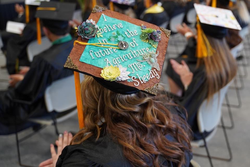 AbacAlumni's tweet photo. Graduation Day at ABAC is different from years past, with three commencement services and two pinning ceremonies packed in to one special Friday. We can't stop reliving the fun from Spring 2021 with these photos from the festivities. https://t.co/C44TSJLZ0Z