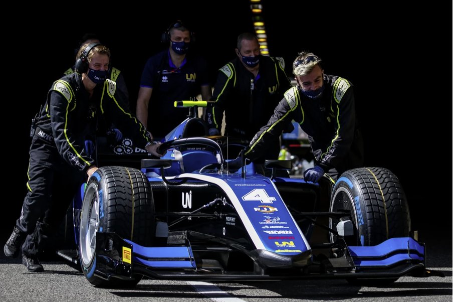 stalsen_gloves's tweet photo. High performance gloves for high performance professionals. 

The Rayza RX552 made its debut in Monaco this weekend.  

Congratulations to @VirtuosiRacing Racing for a champion weekend.  We’re very proud to support you with keeping hands safe.  

📸: Dutch Photo Agency  

#F2 https://t.co/6kV4kYLbXa