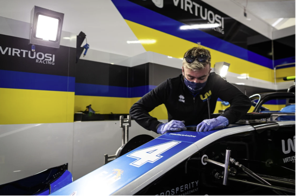 stalsen_gloves's tweet photo. High performance gloves for high performance professionals. 

The Rayza RX552 made its debut in Monaco this weekend.  

Congratulations to @VirtuosiRacing Racing for a champion weekend.  We’re very proud to support you with keeping hands safe.  

📸: Dutch Photo Agency  

#F2 https://t.co/6kV4kYLbXa