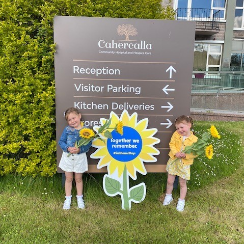 It has been an incredibly difficult year for families and communities right across Ireland &amp; hospices nationwide have come together to create an online space to remember loved ones,  to remind us that we are not alone. 
 togetherforhospice.ie/sunflowerdays whilst supporting Cahercalla