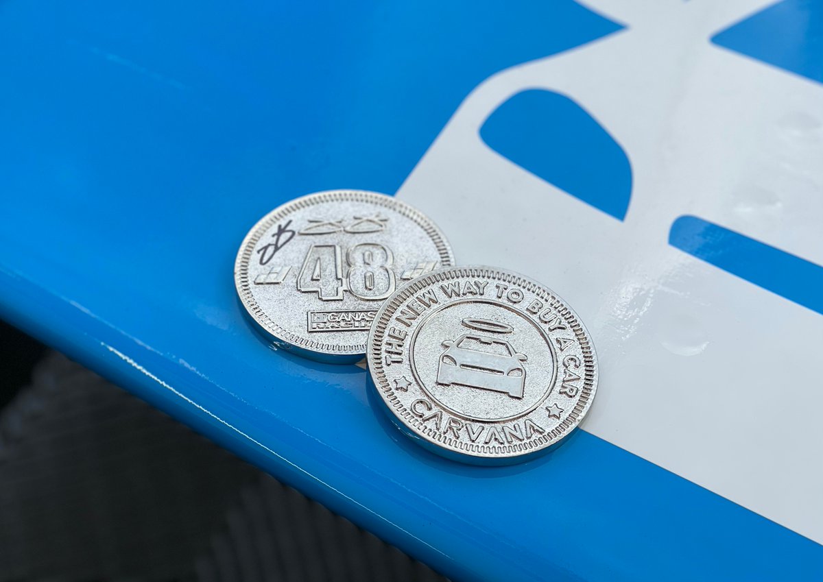 We only win if you do. 👏

We're giving away a <a href="/JimmieJohnson/">Jimmie Johnson</a>-signed special <a href="/Carvana/">Carvana</a> Vending Machine Coin to one lucky follower! All you have to do is follow us and retweet this to win! 

(We'll pick one lucky random winner that's RT'd by 5 pm ET today. ) #NoFinishLines