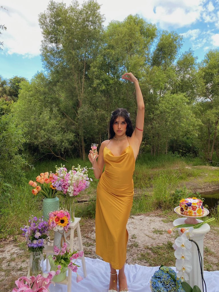 Valeria Mars on Twitter: "21 years around the sun 🥂🌷🧚🏽‍♂️ https://t.co/fMnLDX4maP" / Twitter