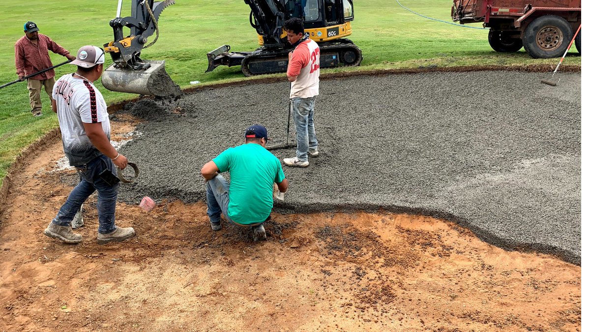CapillaryFlow's tweet photo. In house installation at Houston Oaks Golf Course Paris, KY
#capcon #capillarybunkers #golf #golfing #golflife #bunkerliners https://t.co/02Y6QwcjeJ