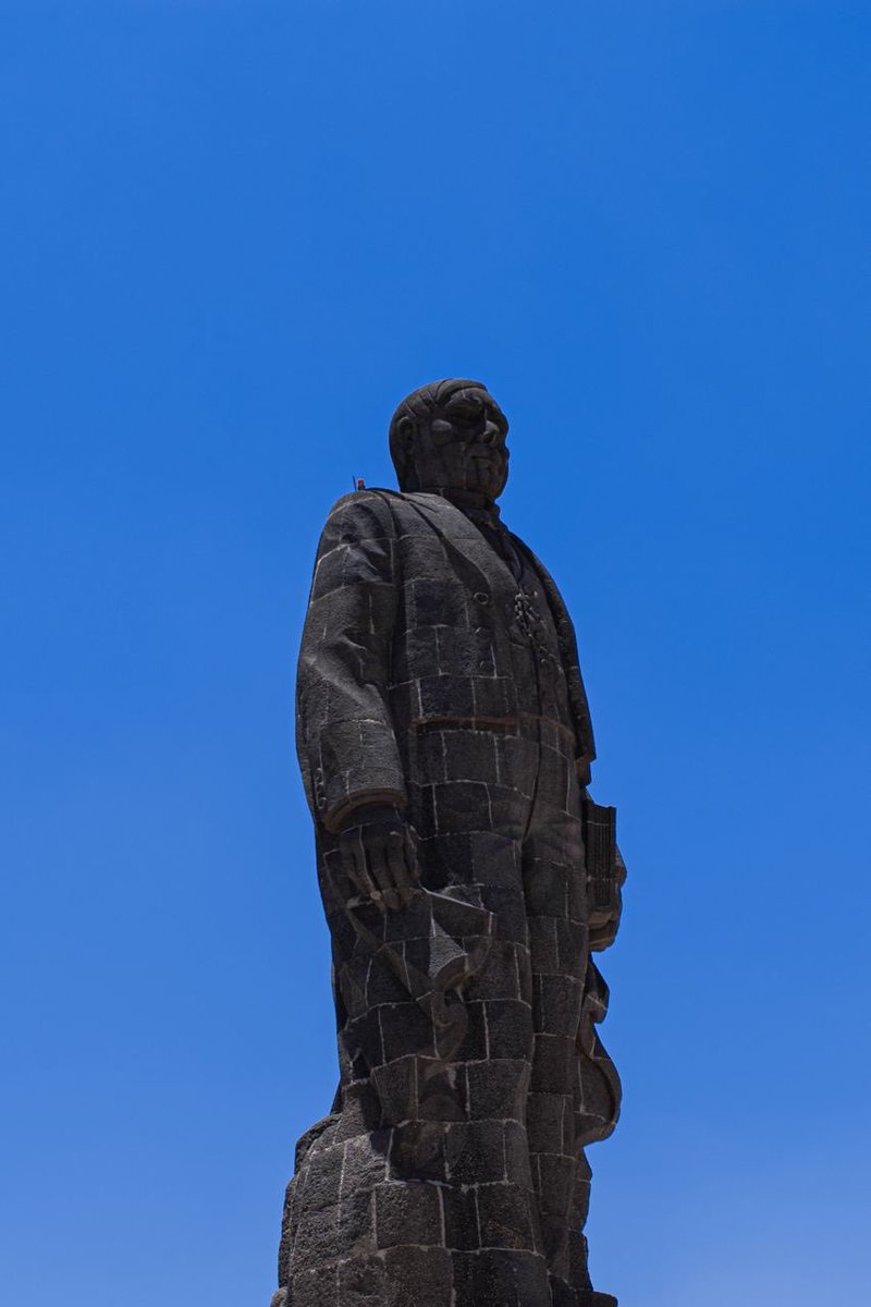 En lo alto del Cerro de las Campanas está el monumento a Benito Juárez, un recordatorio de las victorias que ha tenido México en búsqueda del cambio y la transformación. #Querétaro #QuerétaroConFuturo