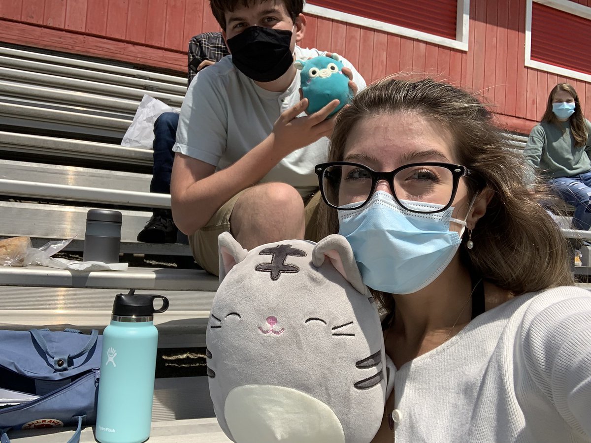 ginazocc's tweet photo. Had lunch with our @squishmallows for #BringYourStuffedAnimalToSchool day!!🤩🧸 Their names are Tally the cat and Tim the llama😌 What did you bring in today? @HPRwildcats @hprhs_tayia #WildcatPride #TopofNJ https://t.co/ZObEJWlFcP