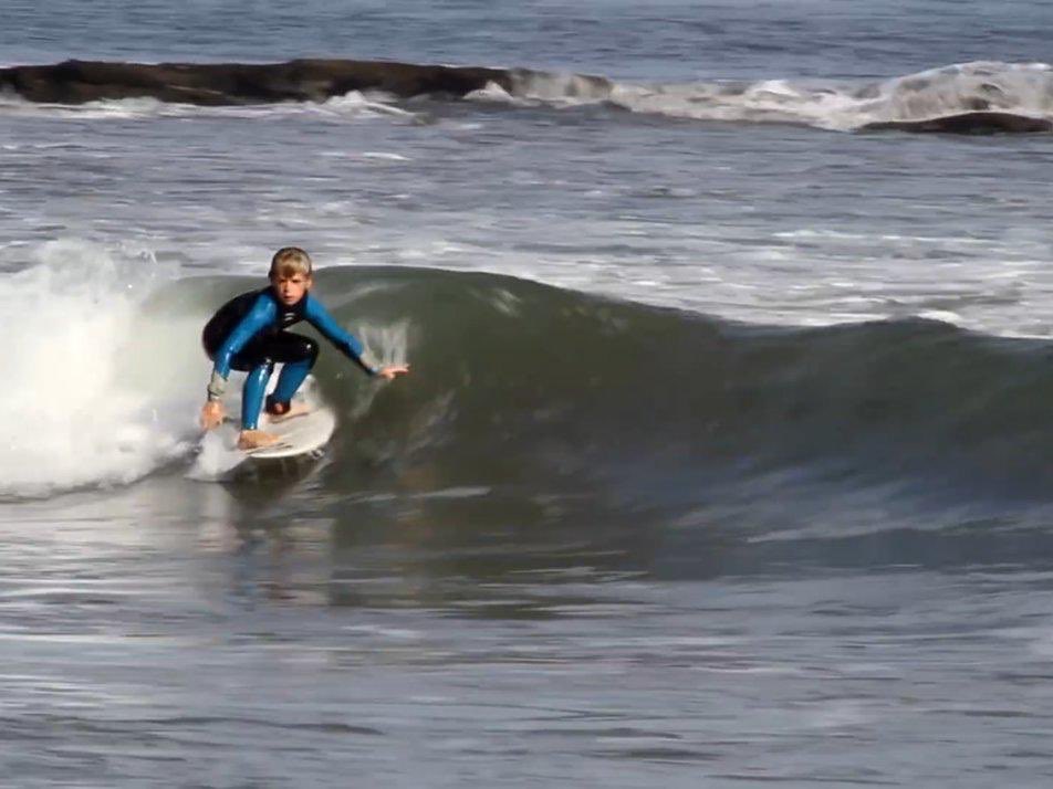 gmontenegro_ok's tweet photo. 🥇👏 ¡Felicitaciones, Thiago! Mar del Plata tiene un nuevo bicampeón nacional de surf porque Thiago Passeri se consagró en dos categorías. Sin dudas la estás rompiendo y lo llevas en la sangre. ¡Gracias por poner a este deporte y a la ciudad en lo más alto! https://t.co/10QPsIOSUS